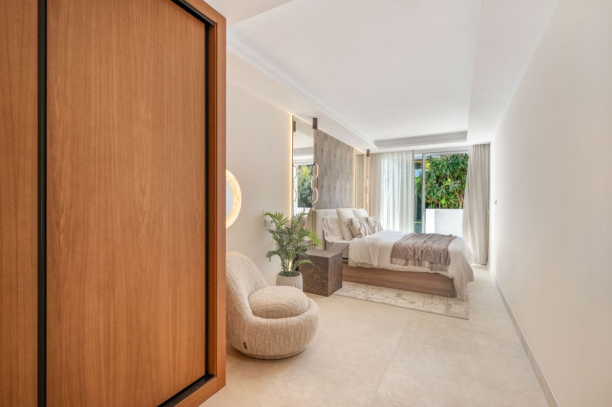 3 Bed Apartment for sale in Nueva Andalucía Costa Del Sol, Málaga, Spain