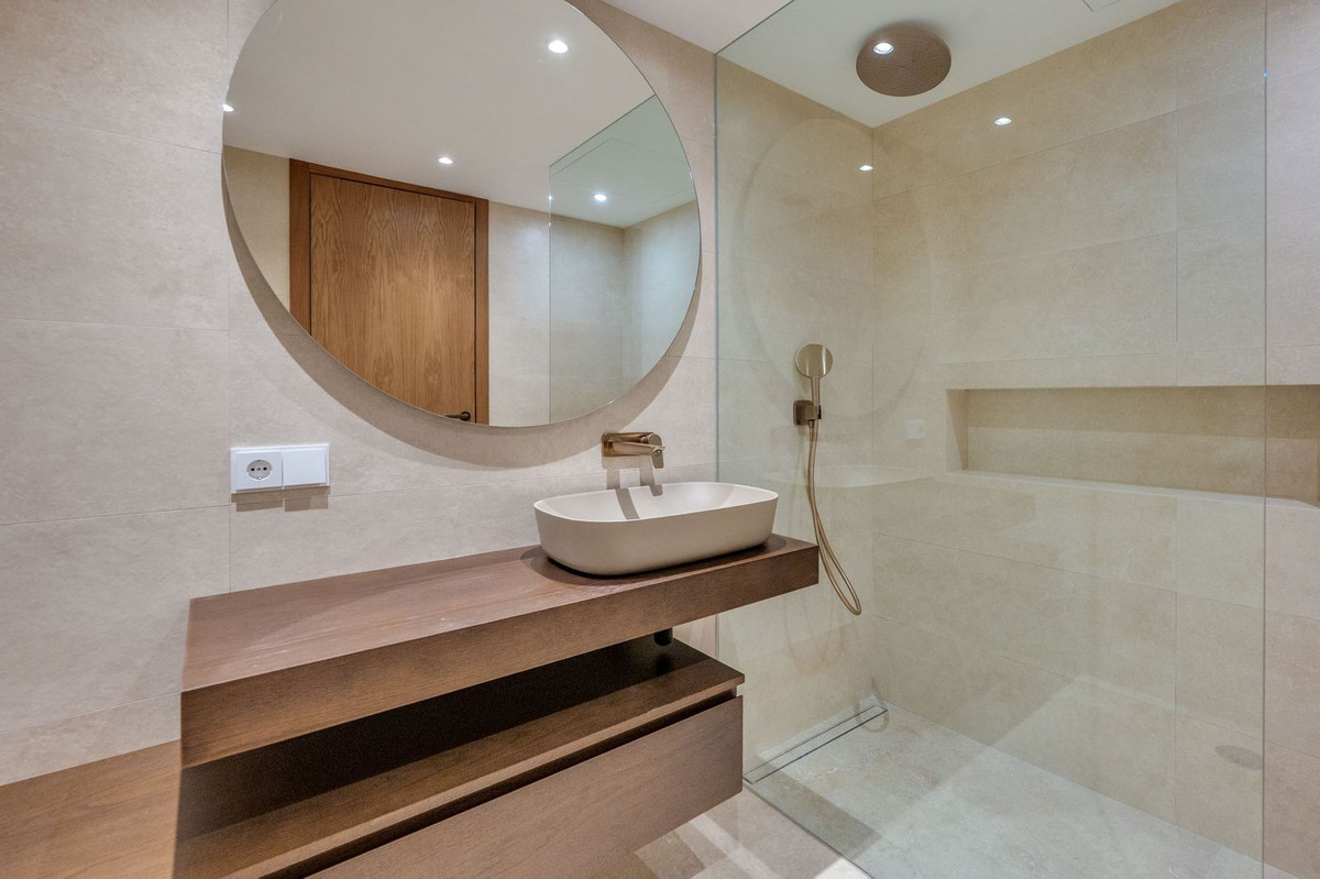 3 Bed Apartment for sale in Nueva Andalucía Costa Del Sol, Málaga, Spain
