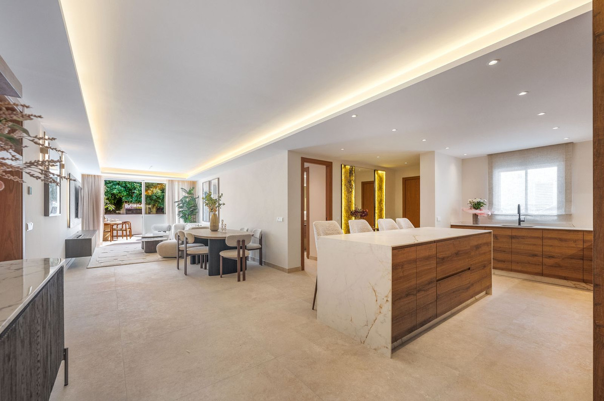 3 Bed Apartment for sale in Nueva Andalucía Costa Del Sol, Málaga, Spain