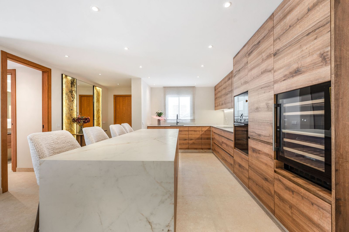 3 Bed Apartment for sale in Nueva Andalucía Costa Del Sol, Málaga, Spain