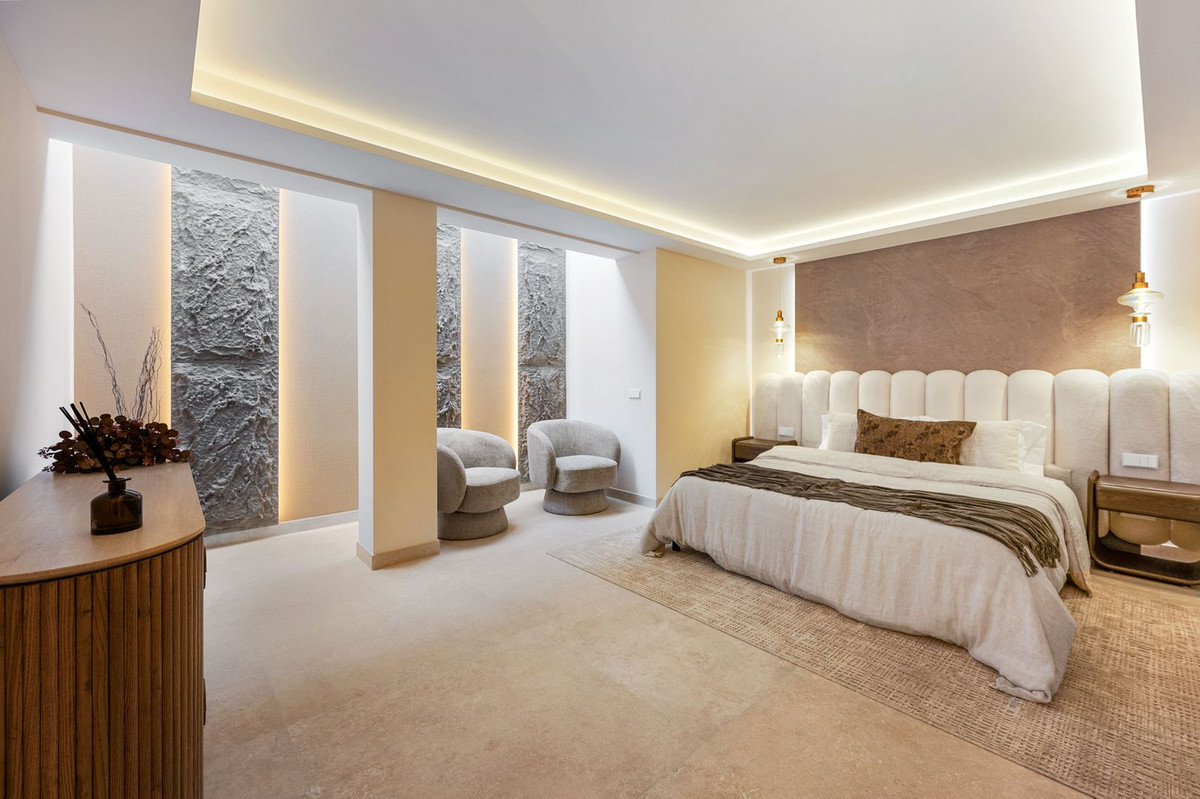 3 Bed Apartment for sale in Nueva Andalucía Costa Del Sol, Málaga, Spain