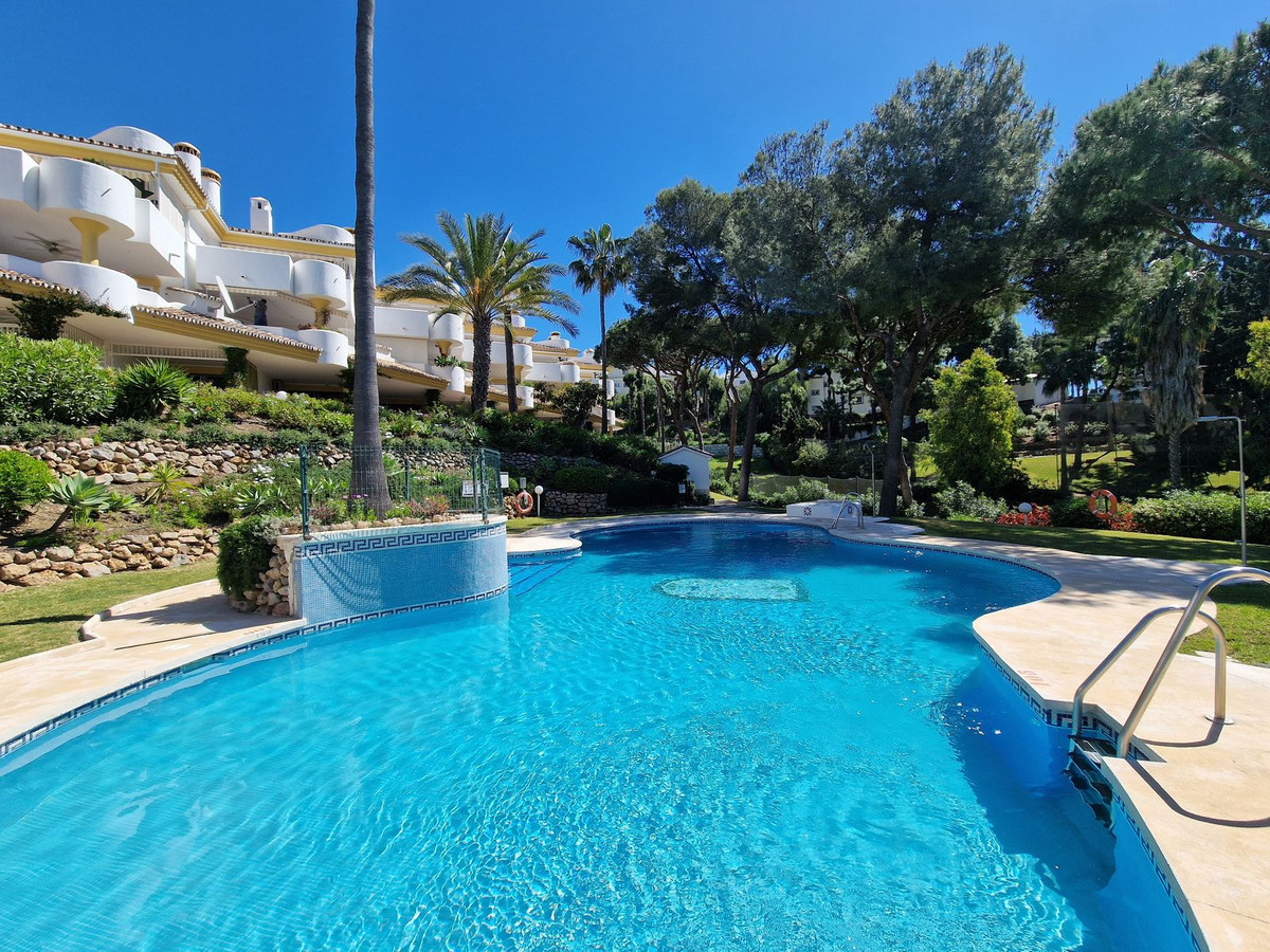 2 Bed Apartment for sale in Calahonda Costa Del Sol, Málaga, Spain