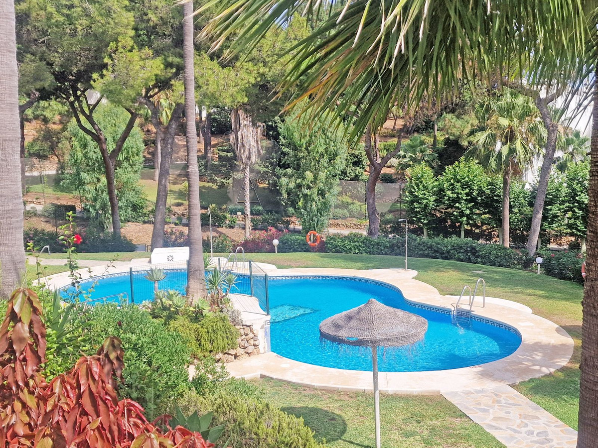 2 Bed Apartment for sale in Calahonda Costa Del Sol, Málaga, Spain