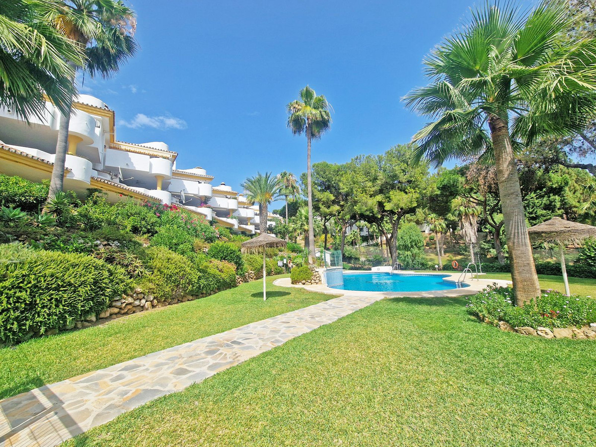 2 Bed Apartment for sale in Calahonda Costa Del Sol, Málaga, Spain