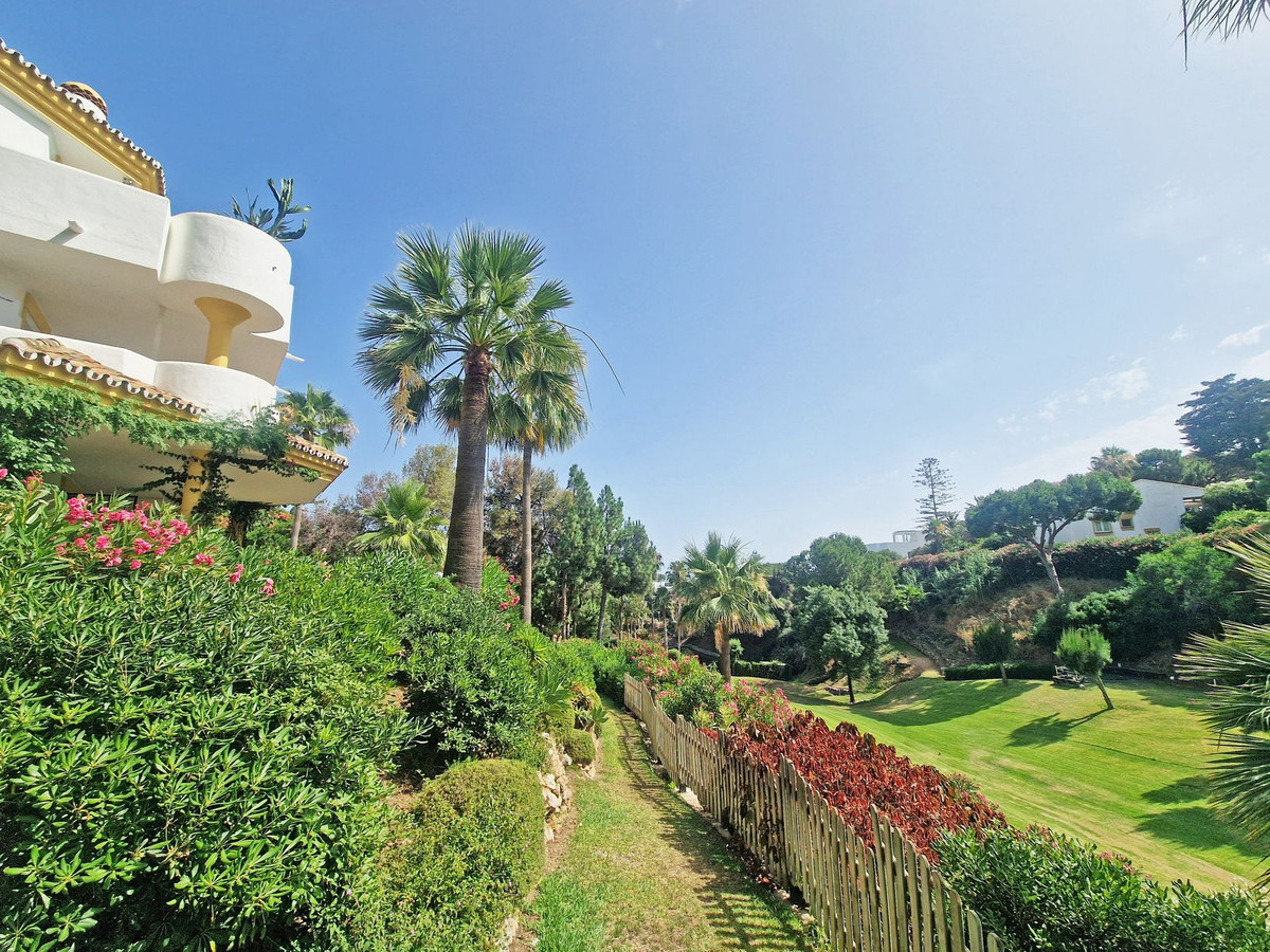 2 Bed Apartment for sale in Calahonda Costa Del Sol, Málaga, Spain