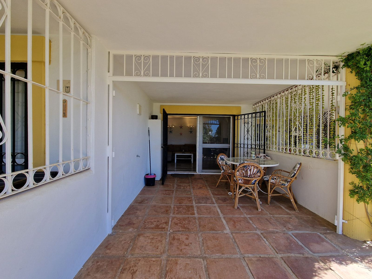 2 Bed Apartment for sale in Calahonda Costa Del Sol, Málaga, Spain