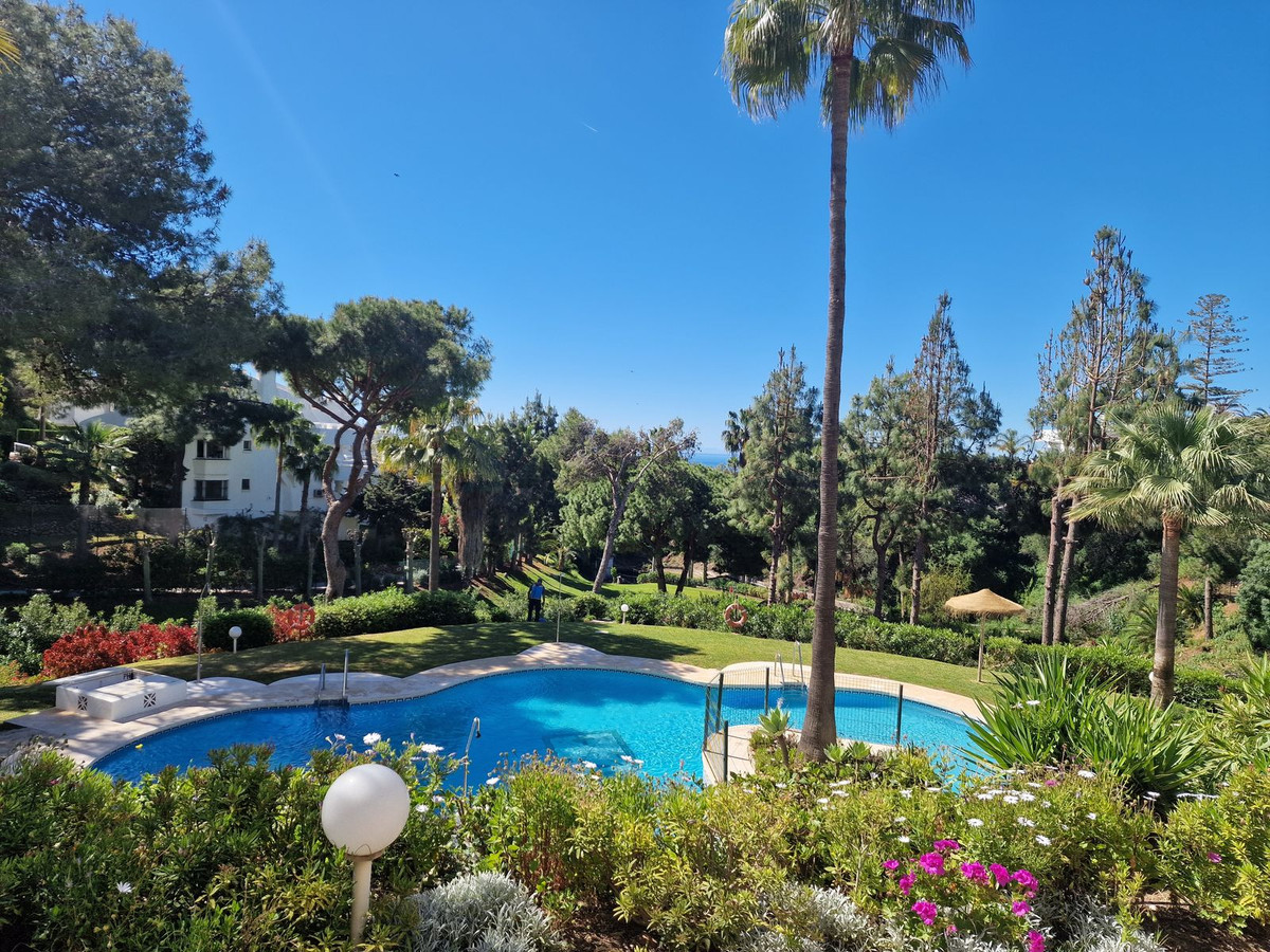2 Bed Apartment for sale in Calahonda Costa Del Sol, Málaga, Spain