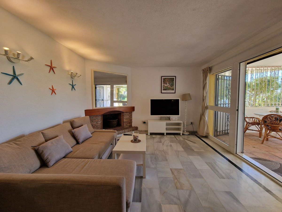 2 Bed Apartment for sale in Calahonda Costa Del Sol, Málaga, Spain