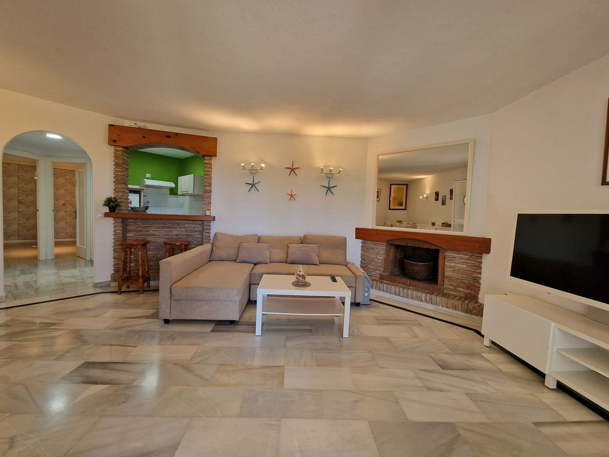 2 Bed Apartment for sale in Calahonda Costa Del Sol, Málaga, Spain