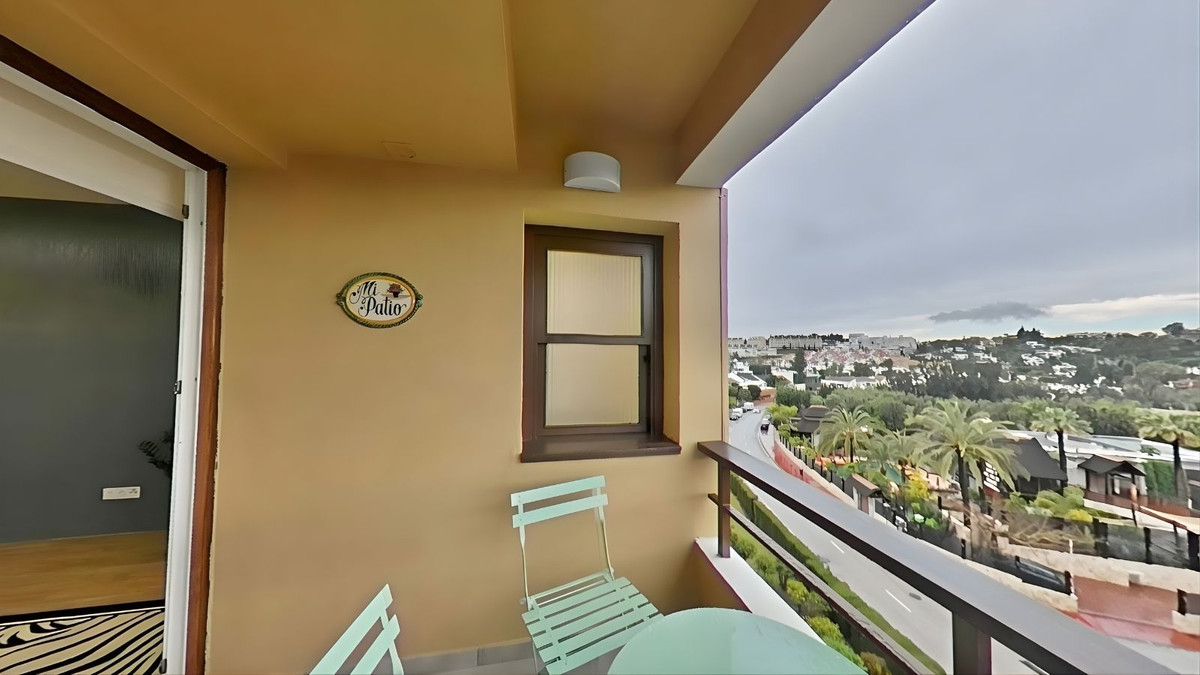 1 Bed Apartment for sale in Nueva Andalucía Costa Del Sol, Málaga, Spain