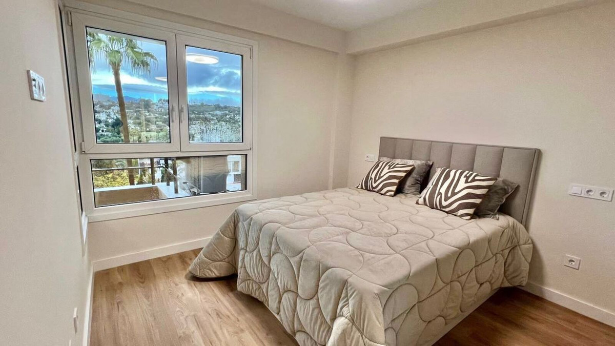 1 Bed Apartment for sale in Nueva Andalucía Costa Del Sol, Málaga, Spain