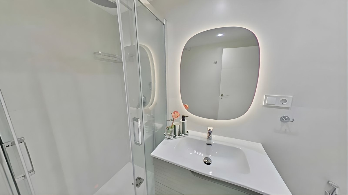 1 Bed Apartment for sale in Nueva Andalucía Costa Del Sol, Málaga, Spain