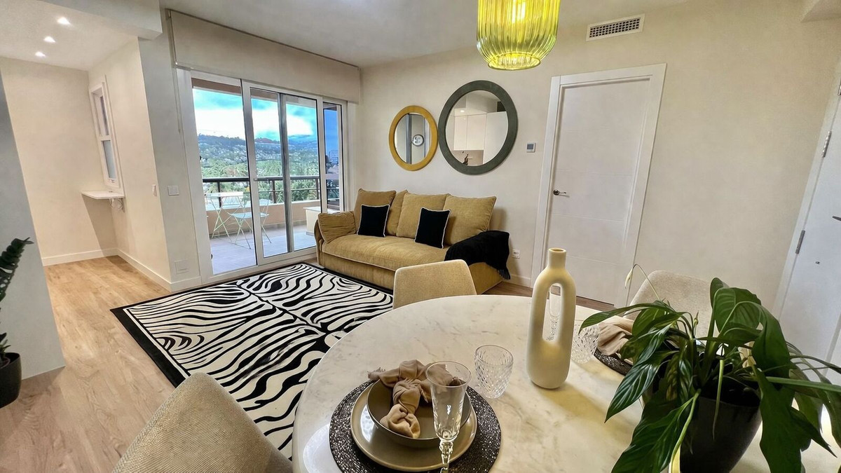 1 Bed Apartment for sale in Nueva Andalucía Costa Del Sol, Málaga, Spain