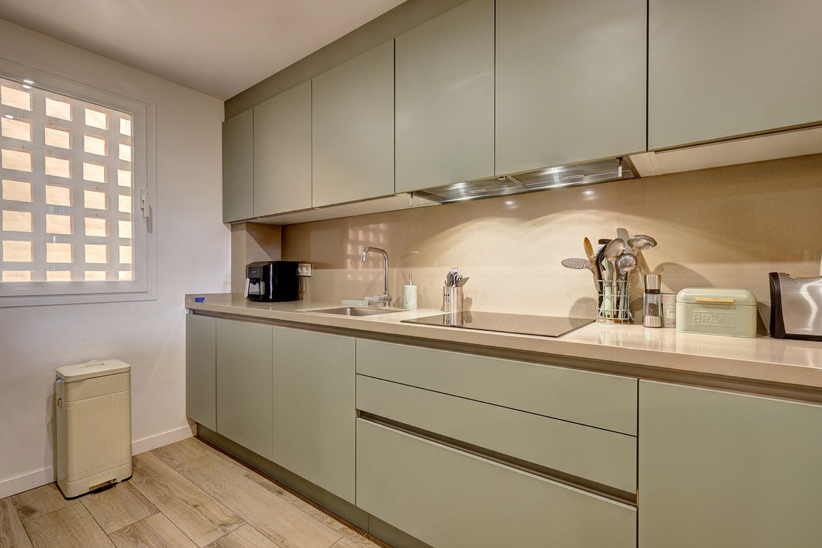 Se vende Apartamento Planta Media de 3 dormitorios en Costa Del Sol, Málaga, España