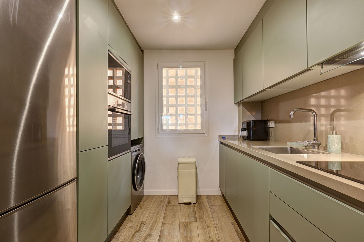 Se vende Apartamento Planta Media de 3 dormitorios en Costa Del Sol, Málaga, España