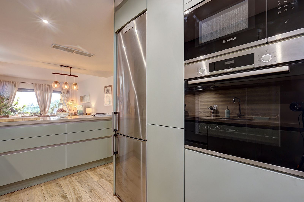 Se vende Apartamento Planta Media de 3 dormitorios en Costa Del Sol, Málaga, España