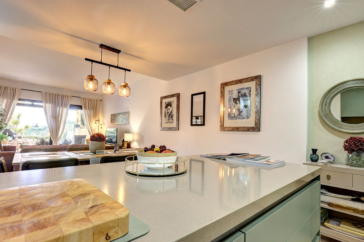 Se vende Apartamento Planta Media de 3 dormitorios en Costa Del Sol, Málaga, España