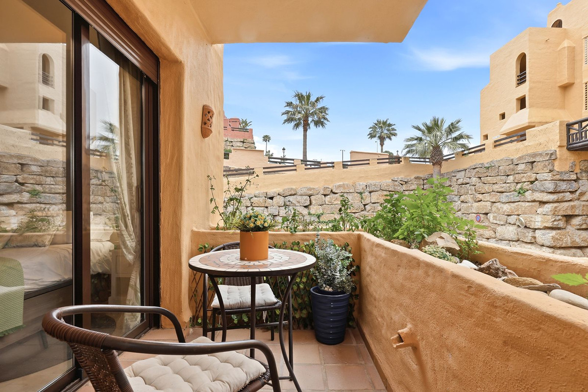 Se vende Apartamento Planta Media de 3 dormitorios en Costa Del Sol, Málaga, España