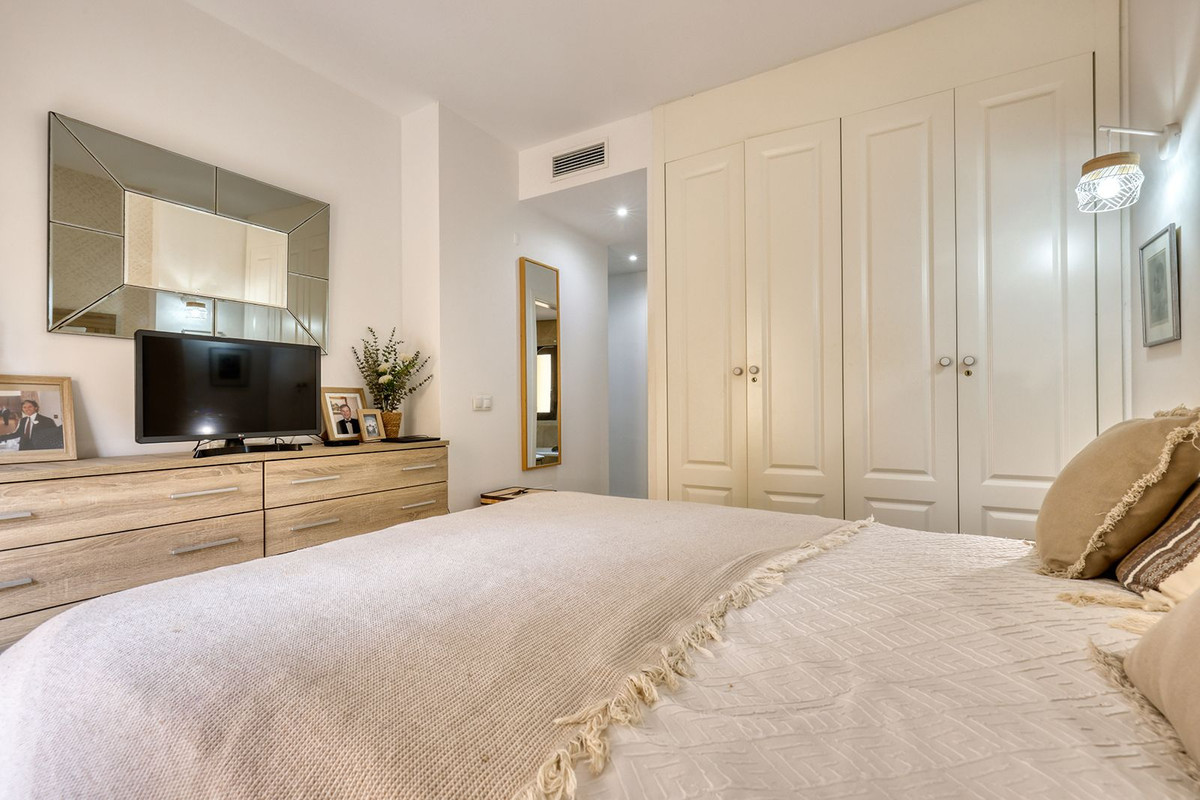 Se vende Apartamento Planta Media de 3 dormitorios en Costa Del Sol, Málaga, España