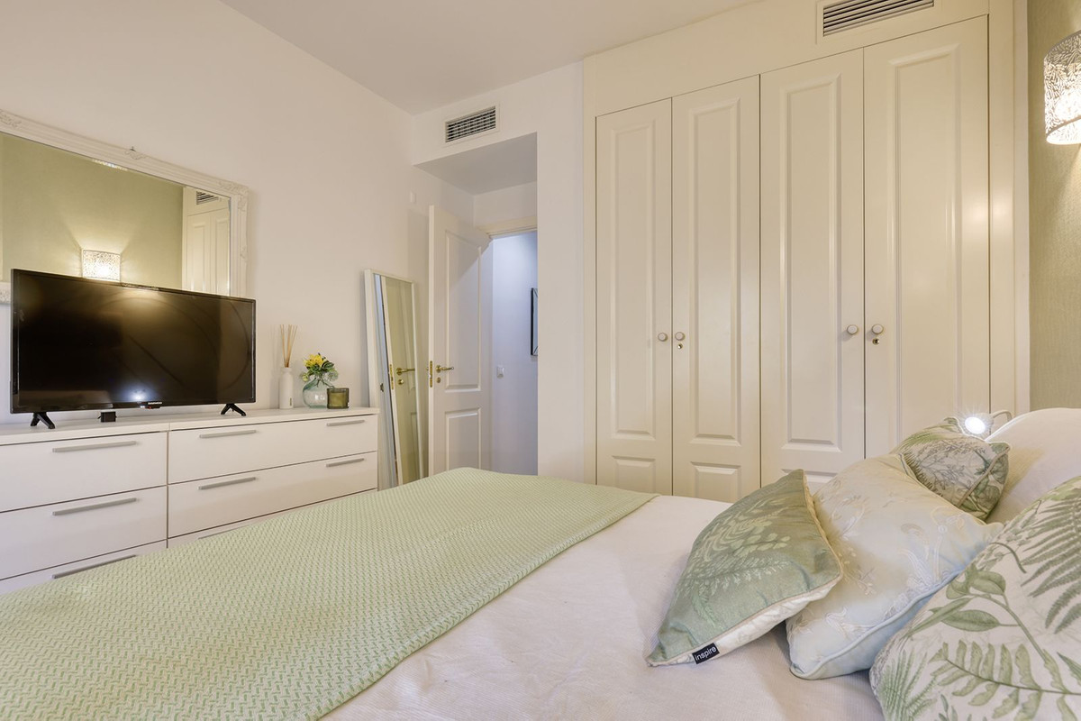 Se vende Apartamento Planta Media de 3 dormitorios en Costa Del Sol, Málaga, España