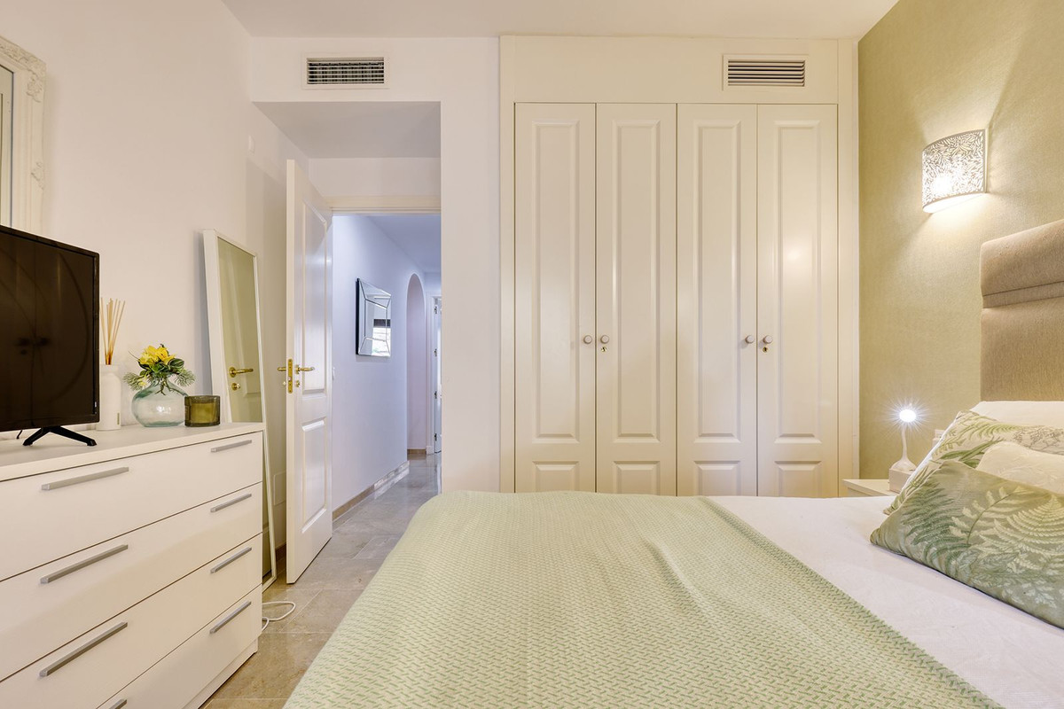 Se vende Apartamento Planta Media de 3 dormitorios en Costa Del Sol, Málaga, España