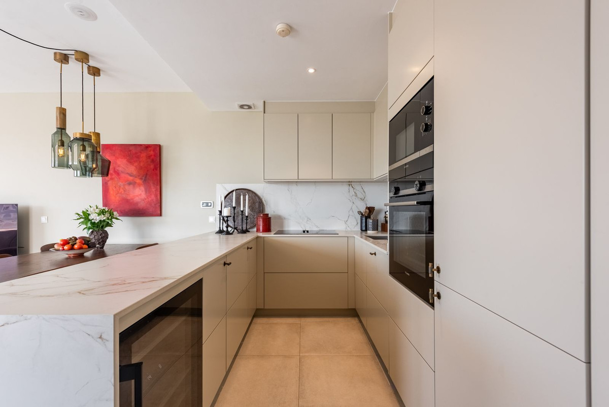 3 Bed Apartment for sale in El Paraiso Costa Del Sol, Málaga, Spain