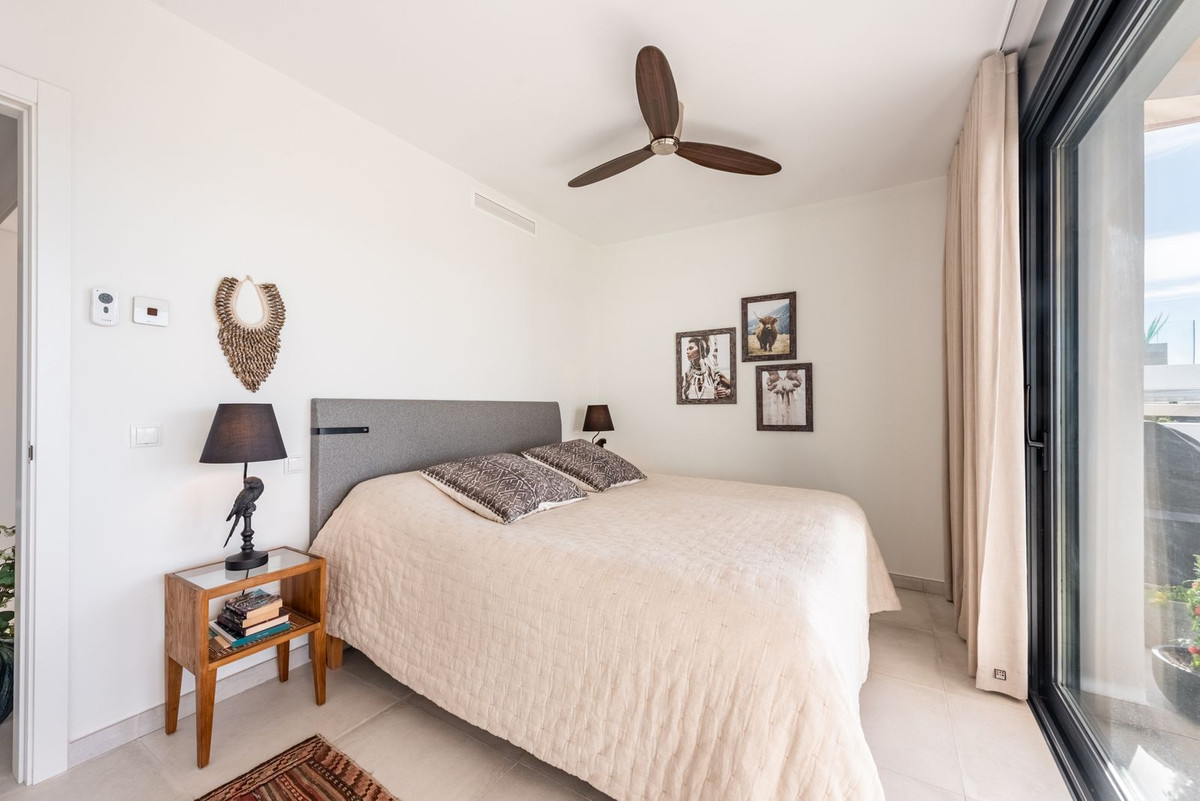3 Bed Apartment for sale in El Paraiso Costa Del Sol, Málaga, Spain