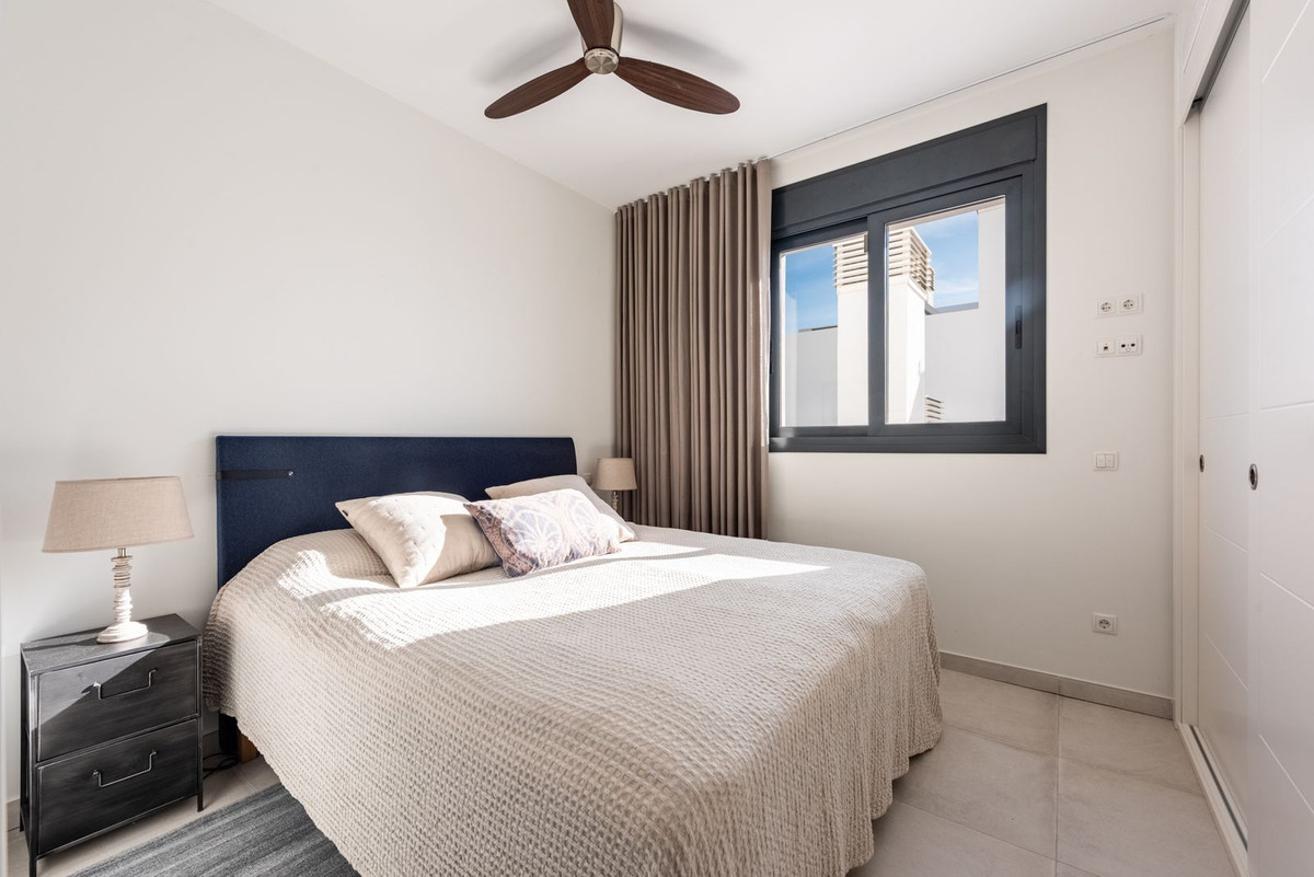 3 Bed Apartment for sale in El Paraiso Costa Del Sol, Málaga, Spain