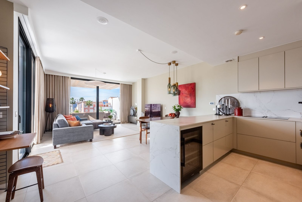 3 Bed Apartment for sale in El Paraiso Costa Del Sol, Málaga, Spain