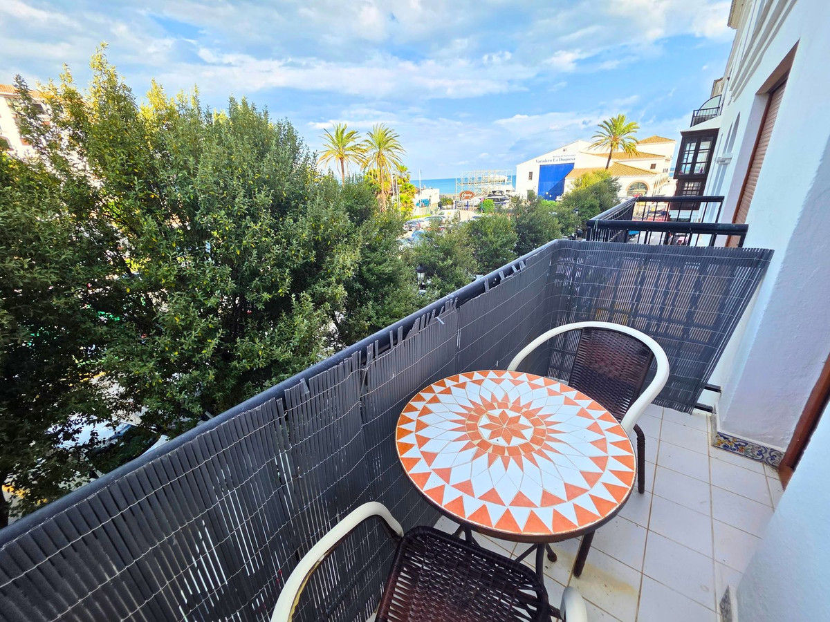 3 Bed Apartment for sale in La Duquesa Costa Del Sol, Málaga, Spain