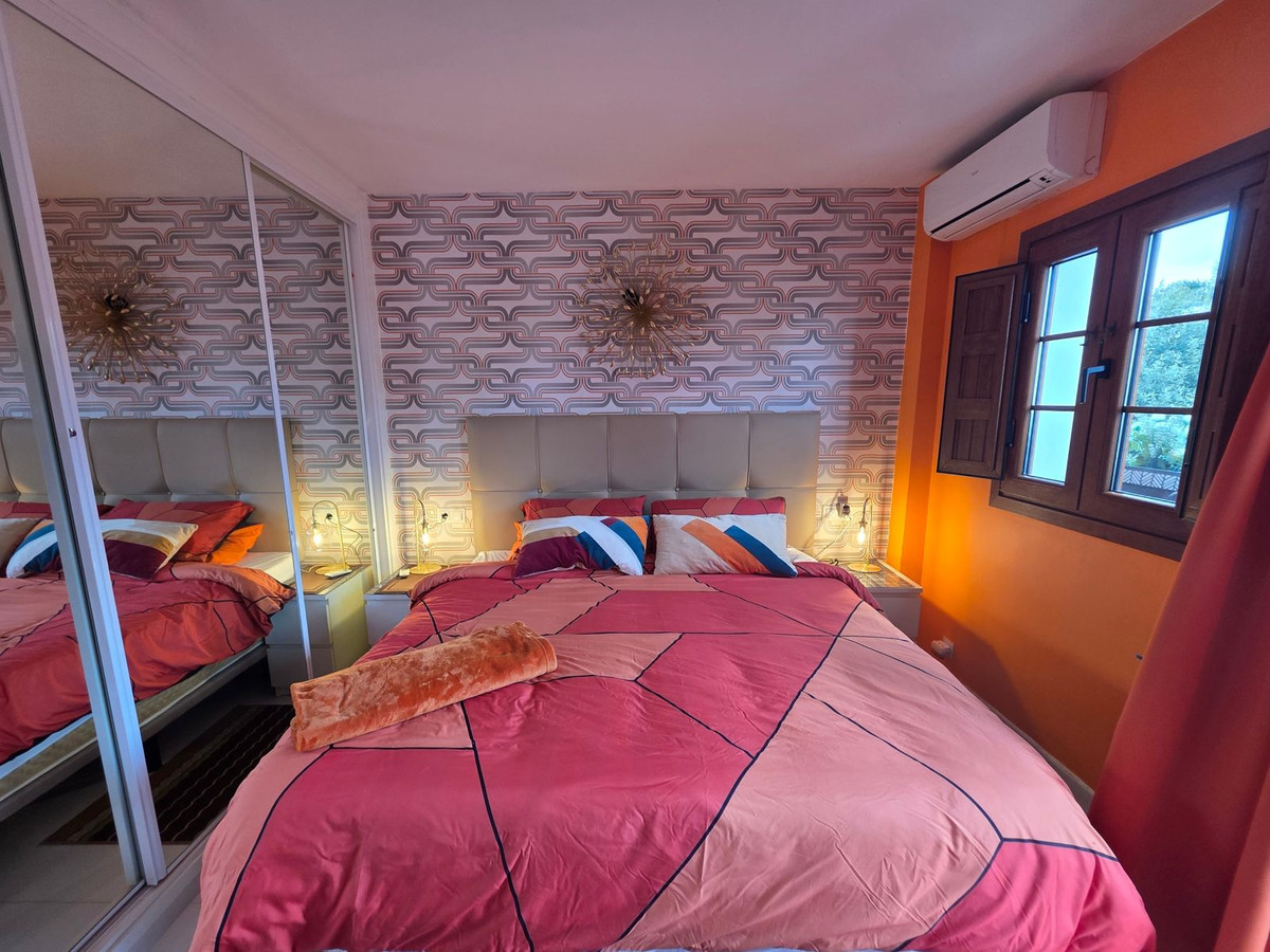 3 Bed Apartment for sale in La Duquesa Costa Del Sol, Málaga, Spain