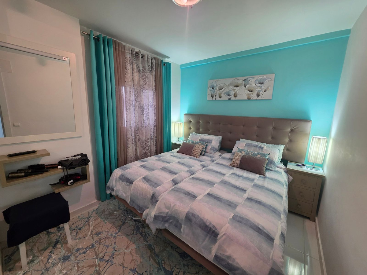 3 Bed Apartment for sale in La Duquesa Costa Del Sol, Málaga, Spain