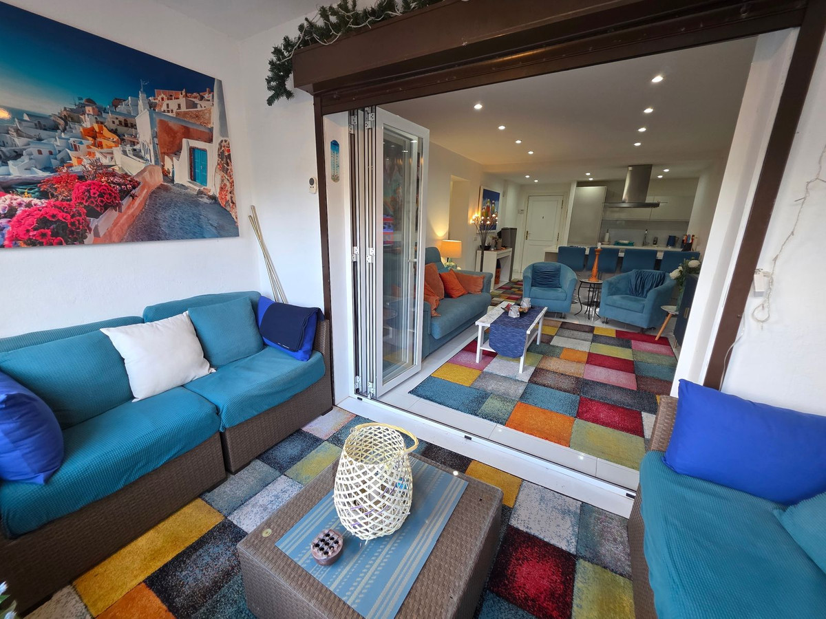 3 Bed Apartment for sale in La Duquesa Costa Del Sol, Málaga, Spain