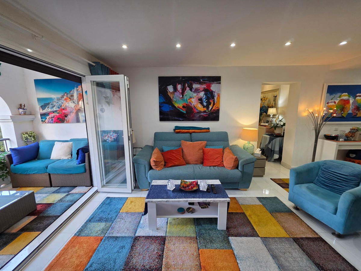 3 Bed Apartment for sale in La Duquesa Costa Del Sol, Málaga, Spain