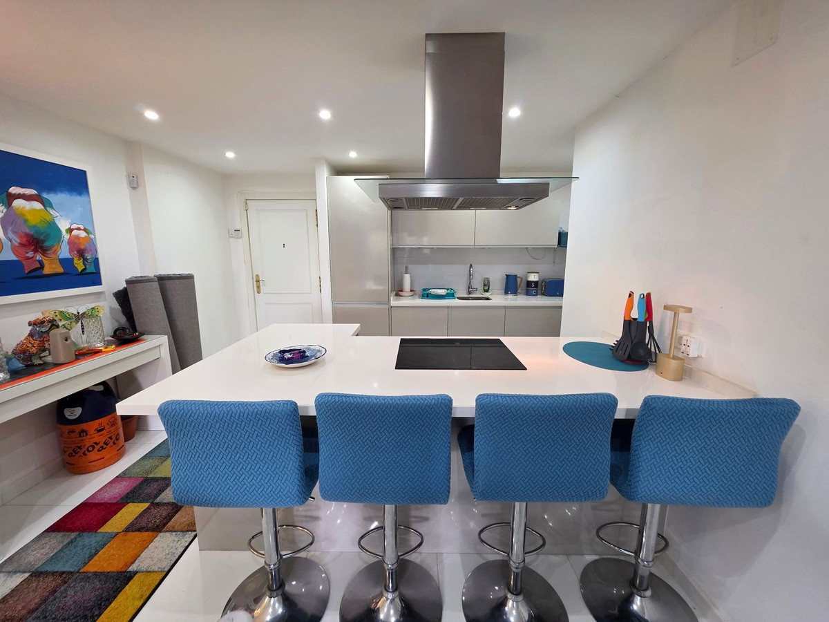 3 Bed Apartment for sale in La Duquesa Costa Del Sol, Málaga, Spain