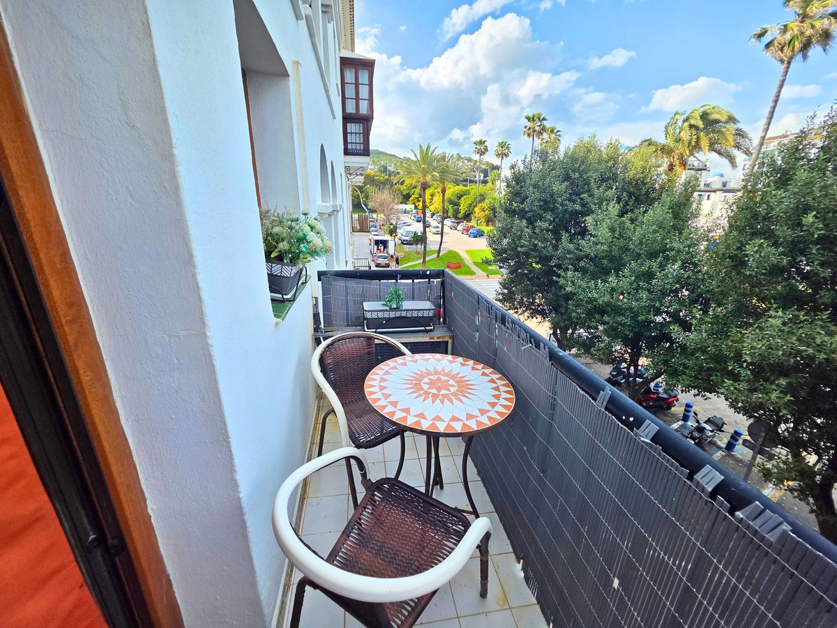 3 Bed Apartment for sale in La Duquesa Costa Del Sol, Málaga, Spain