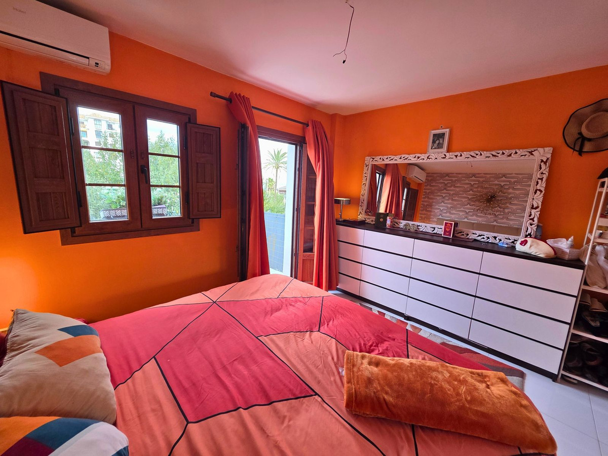 3 Bed Apartment for sale in La Duquesa Costa Del Sol, Málaga, Spain