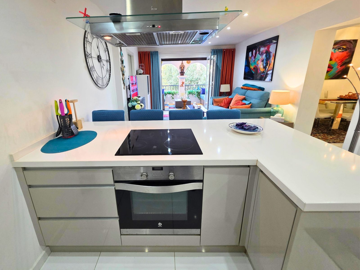 3 Bed Apartment for sale in La Duquesa Costa Del Sol, Málaga, Spain