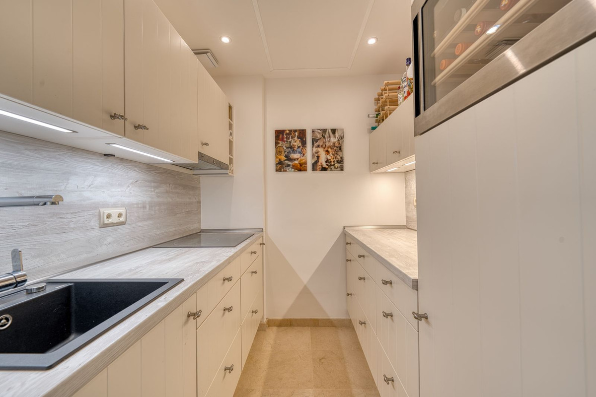 1 Bed Apartment for sale in The Golden Mile Costa Del Sol, Málaga, Spain