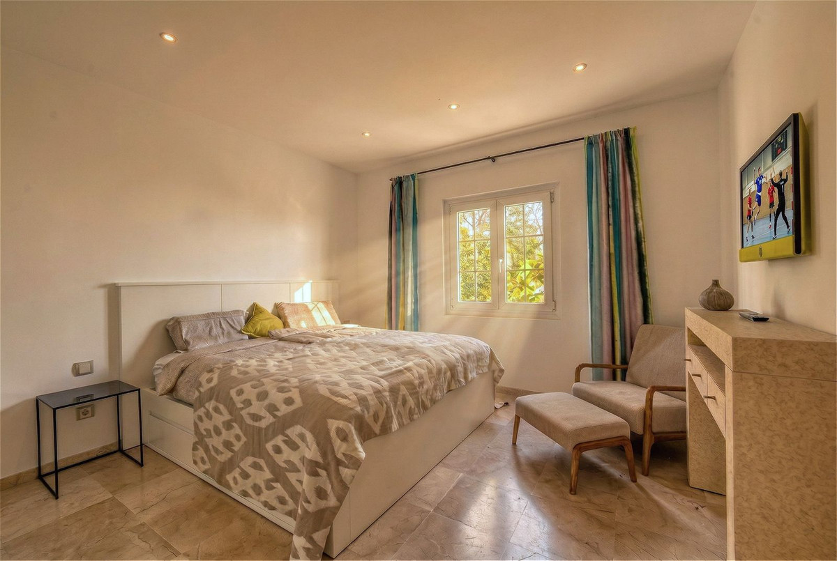 1 Bed Apartment for sale in The Golden Mile Costa Del Sol, Málaga, Spain