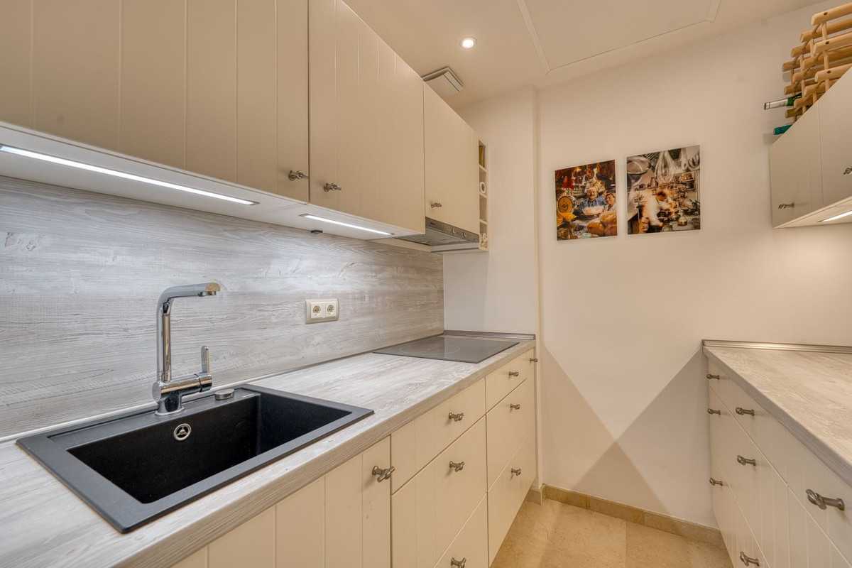 1 Bed Apartment for sale in The Golden Mile Costa Del Sol, Málaga, Spain