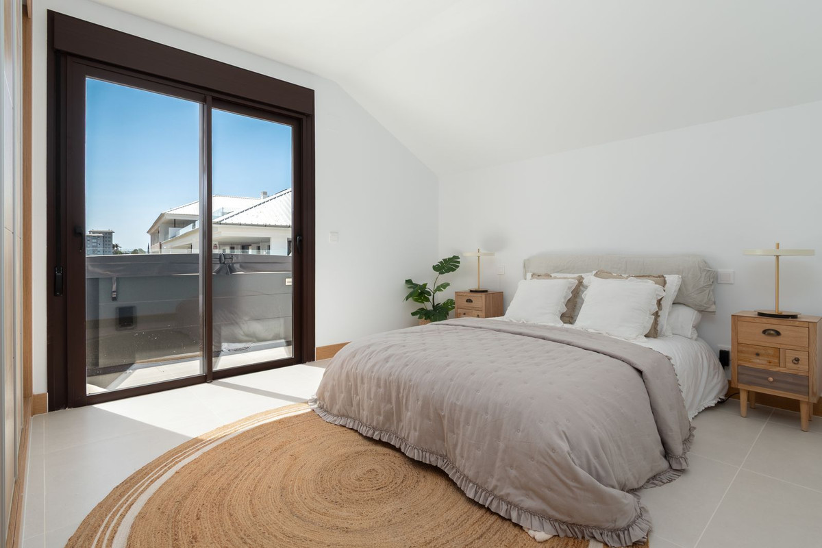 2 Bed Apartment for sale in Fuengirola Costa Del Sol, Málaga, Spain