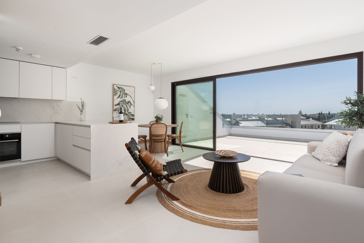 2 Bed Apartment for sale in Fuengirola Costa Del Sol, Málaga, Spain