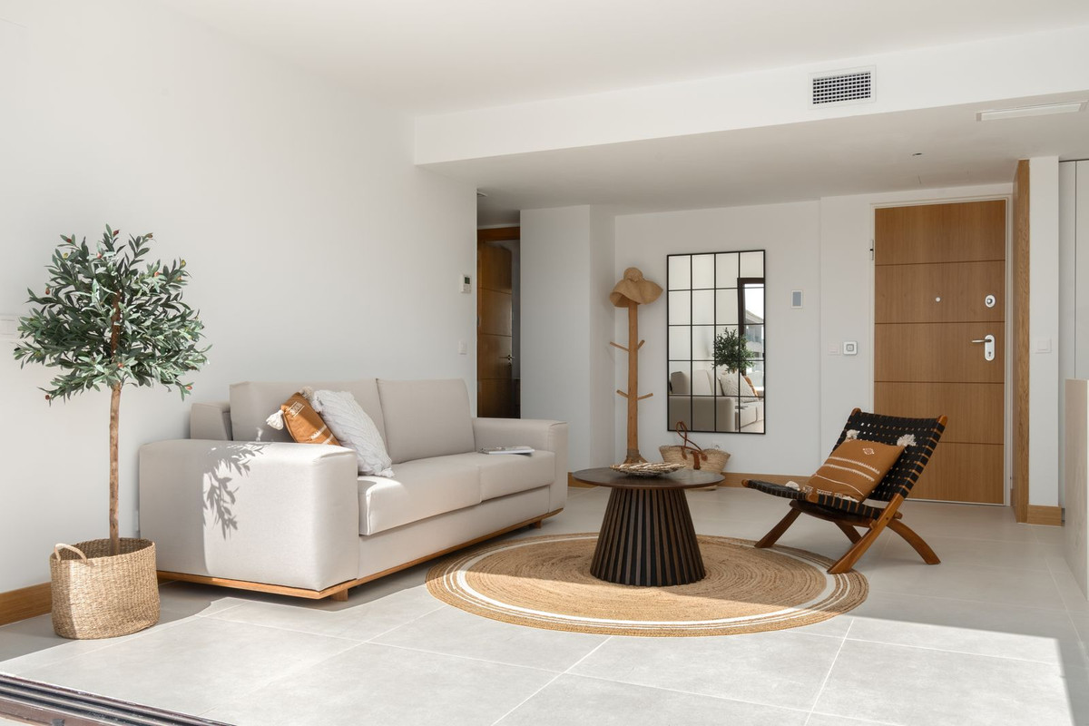 2 Bed Apartment for sale in Fuengirola Costa Del Sol, Málaga, Spain
