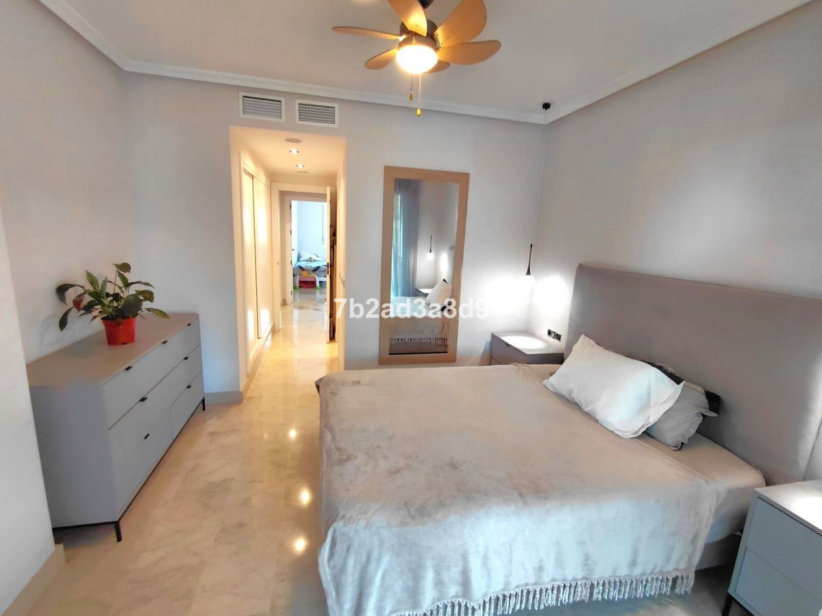 Se vende Apartamento Planta Media de 2 dormitorios en Costa Del Sol, Málaga, España