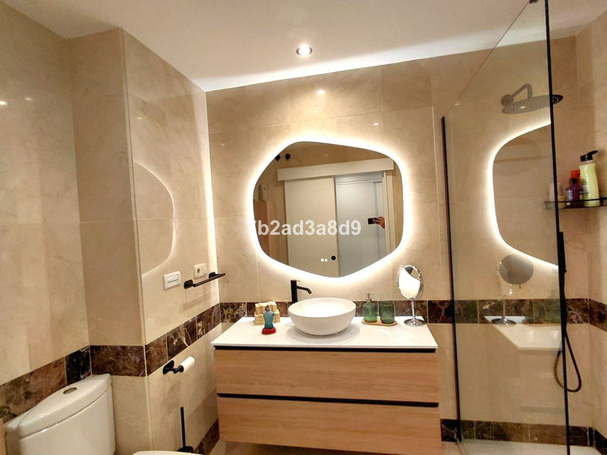 Se vende Apartamento Planta Media de 2 dormitorios en Costa Del Sol, Málaga, España