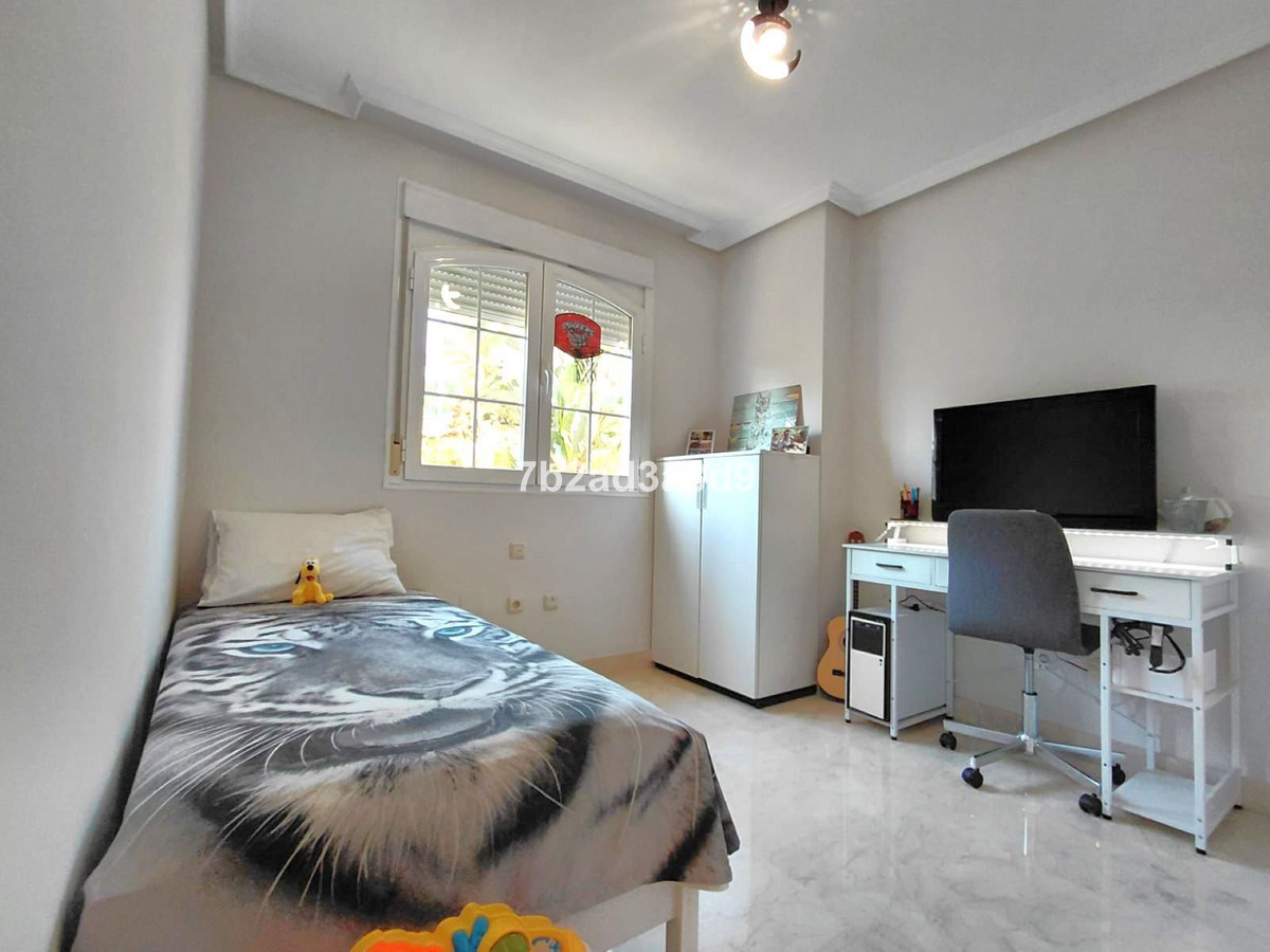 Se vende Apartamento Planta Media de 2 dormitorios en Costa Del Sol, Málaga, España