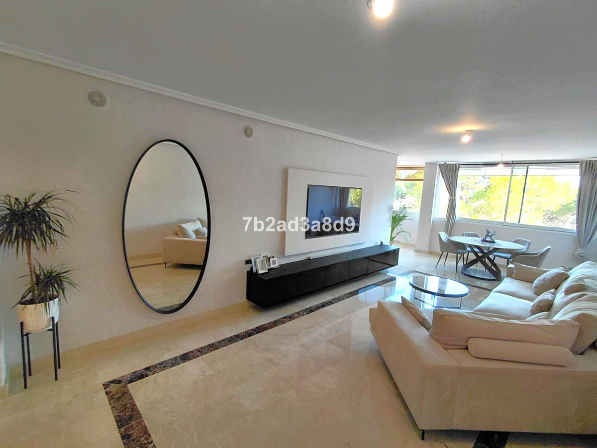 Se vende Apartamento Planta Media de 2 dormitorios en Costa Del Sol, Málaga, España