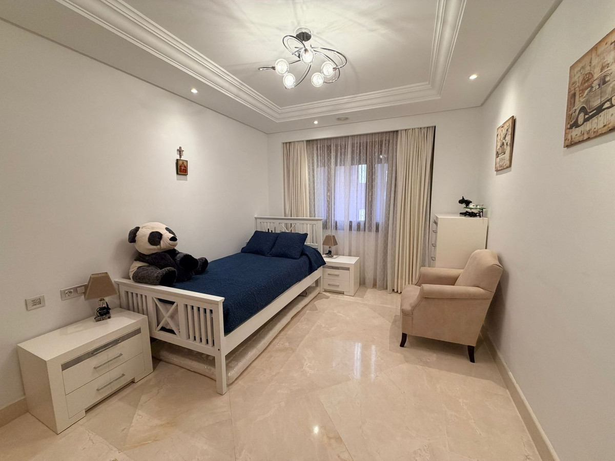 Se vende Apartamento Planta Media de 3 dormitorios en Costa Del Sol, Málaga, España