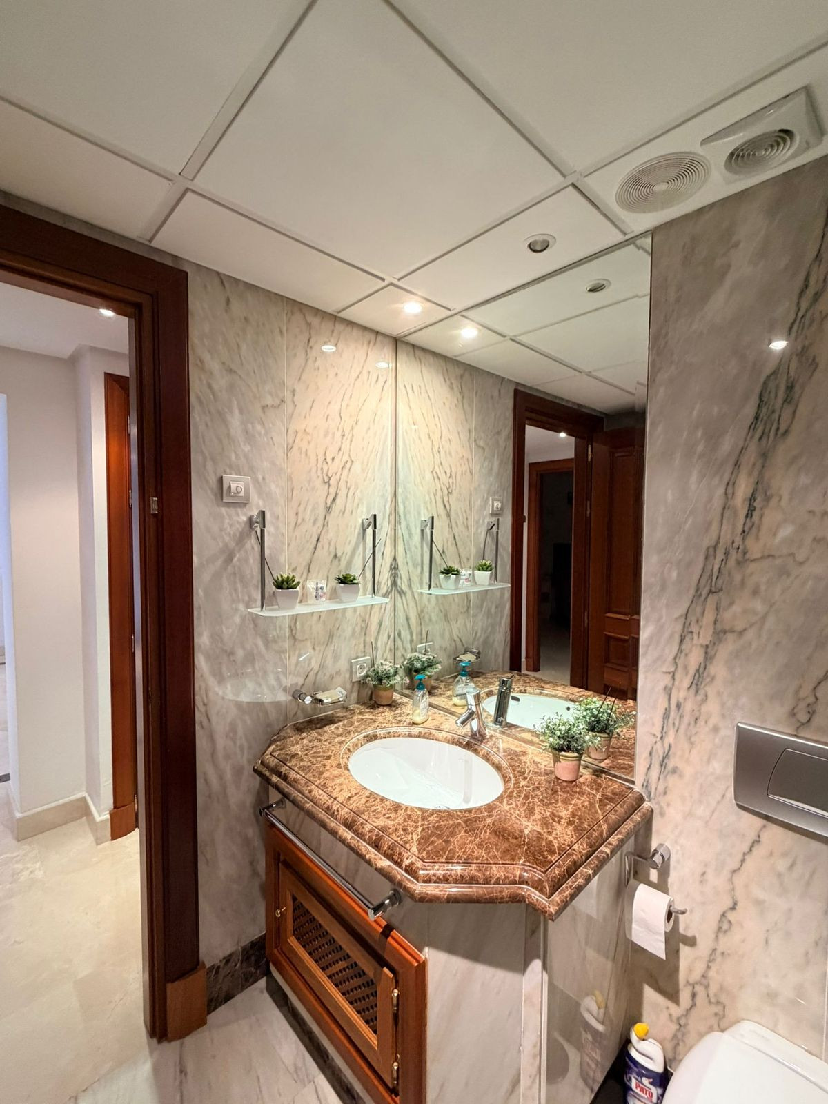 Se vende Apartamento Planta Media de 3 dormitorios en Costa Del Sol, Málaga, España